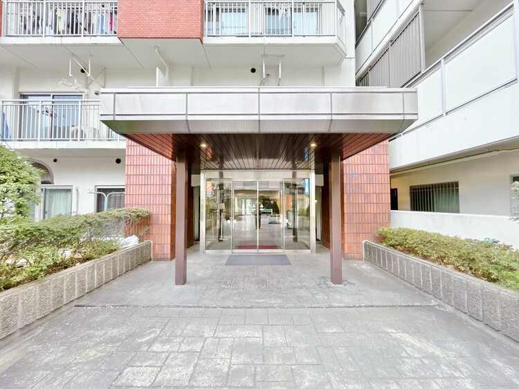 その他 上質感漂う玄関アプローチです。