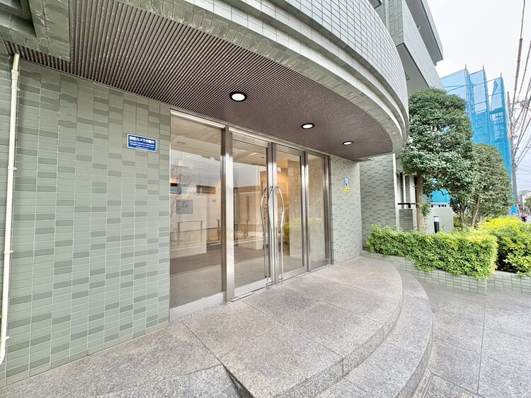 その他 上質感漂う玄関アプローチです。