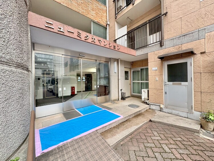 その他 上質感漂う玄関アプローチです。