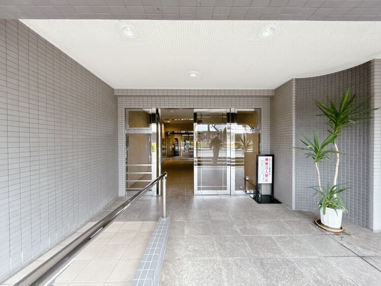 その他 上質感漂う玄関アプローチです。