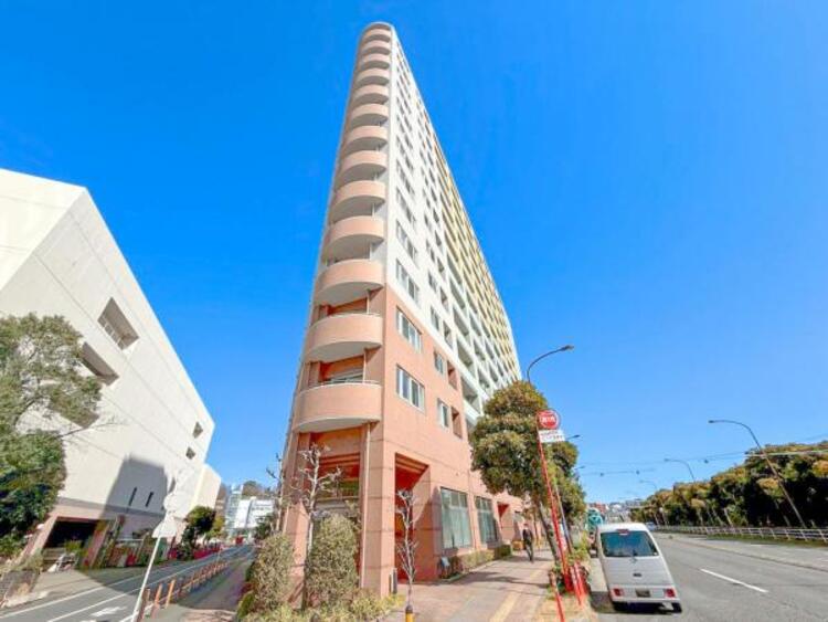 外観 空を広く感じる。緑が多いゆったり感のある安心の住環境です！！潤いのある環境でホッと生活できそうです！おしゃれな雰囲気や自然の潤いがあり、親しみやすさと個性を！街に新たな価値をもたらし続けてくれます！ 