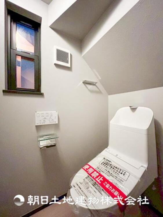 トイレ 【トイレ】大切な1人時間。寛ぎだけではない、快適な生活を送る為に必要なもの。毎日使う場所だから、より快適な空間に仕上げられています。