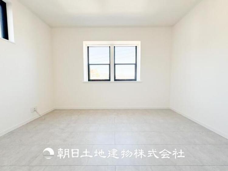 内装 【居室】趣味・感性で個性的に飾って頂けるようシンプルに仕上げてあります。