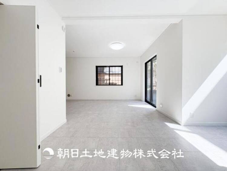 居間 【リビング】大切な人とともに、心穏やかに過ごすひとときになるリビング。