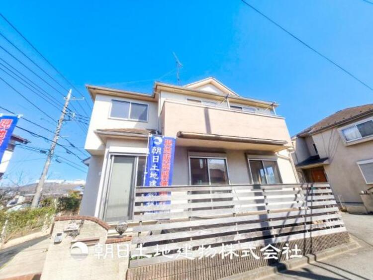 外観 【リビング】大切なご家族、招いた友人と過ごすひと時を溢れる光が優しく包み込む空間。