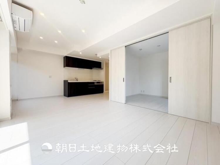 居間 【リビング】大切な人とともに、心穏やかに過ごすひとときになるリビング。