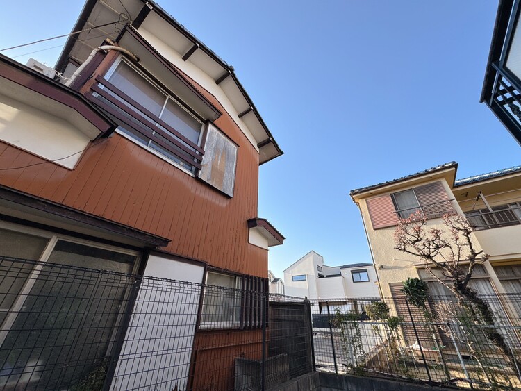 バルコニー 窓を開けると広がる青空。心をリフレッシュして日々を過ごしていきましょう。