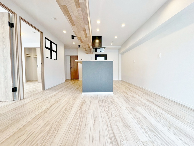 居間 豊かな居住性と、安心感を満たすクオリティが見事に調和した住空間。