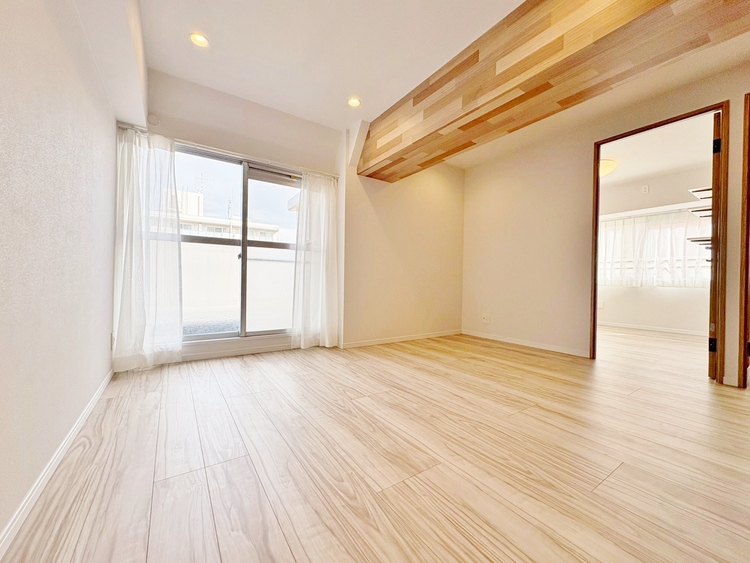 居間 快適に過ごす毎日を求めて、暮らしの中でご自身の「マイホーム」に創り上げてください。