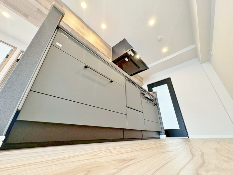 キッチン 洗練されたスタイリッシュなデザイン性と使いやすさを備えた仕様。