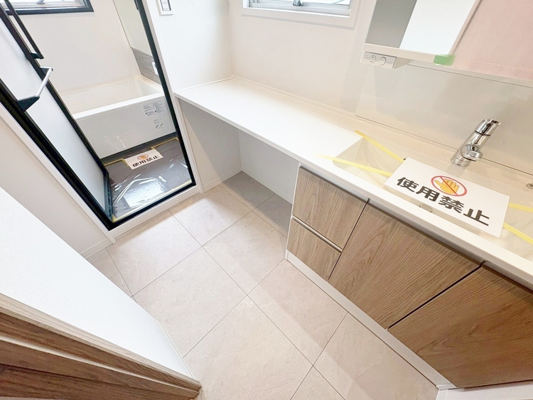 洗面 清潔感と心地よさを重視した、上質感漂うパウダールーム。