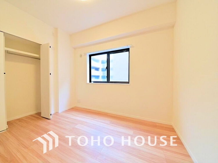 内装 採光もある洋室は、くつろぎのひと時を過ごすのにぴったり