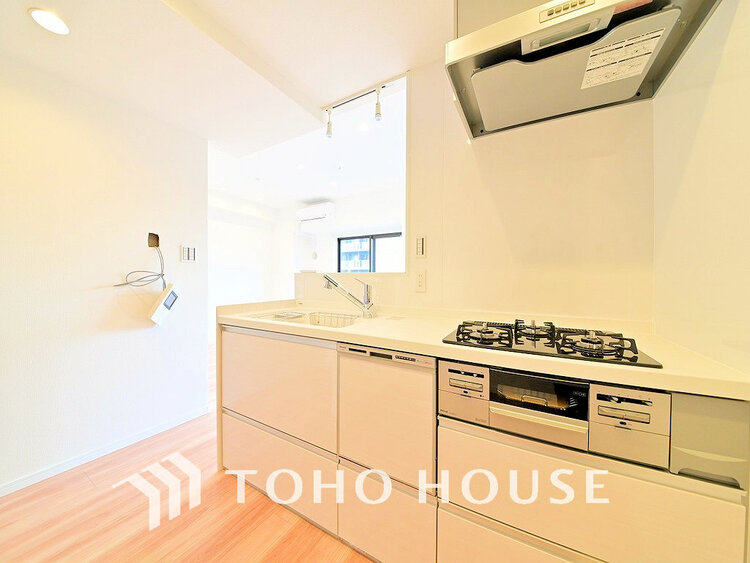 キッチン シンプルな部屋の雰囲気に溶け合うナチュラルキッチン