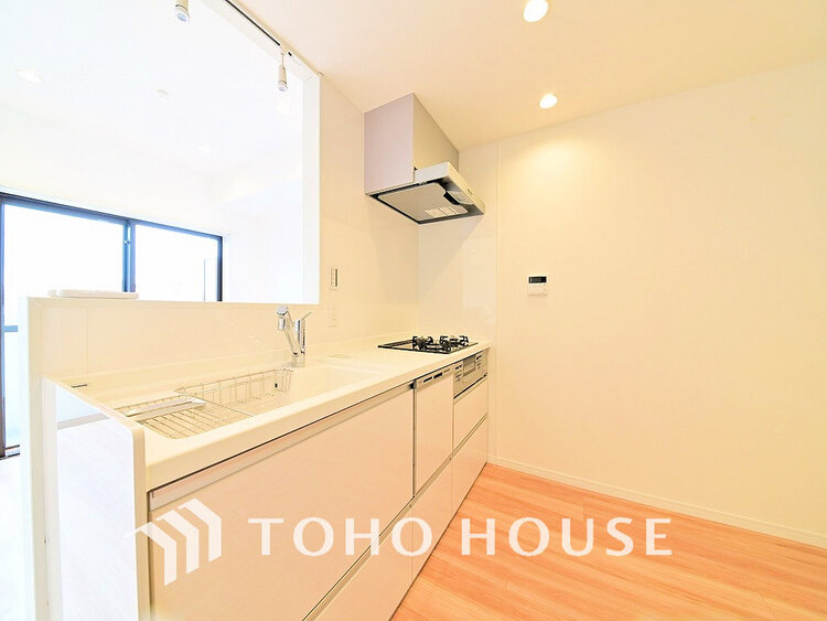 キッチン 落ち着きのあるカラーで統一された清潔感と気品が溢れるキッチン