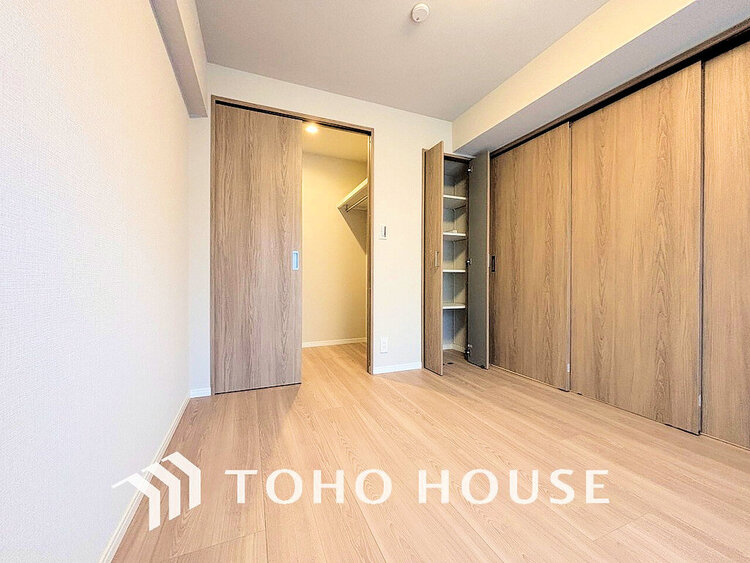 内装 シンプルですっきりとした室内は飽きのこない居心地の良い雰囲気です