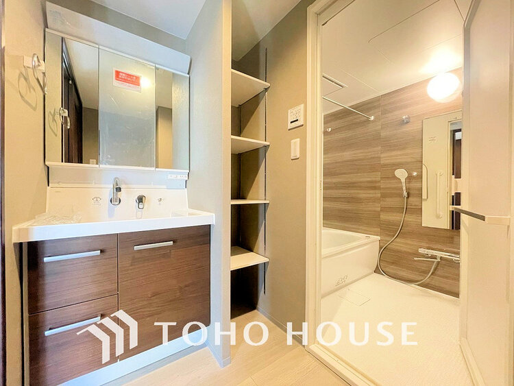 洗面 豊富な収納スペース、身支度のしやすい洗面所