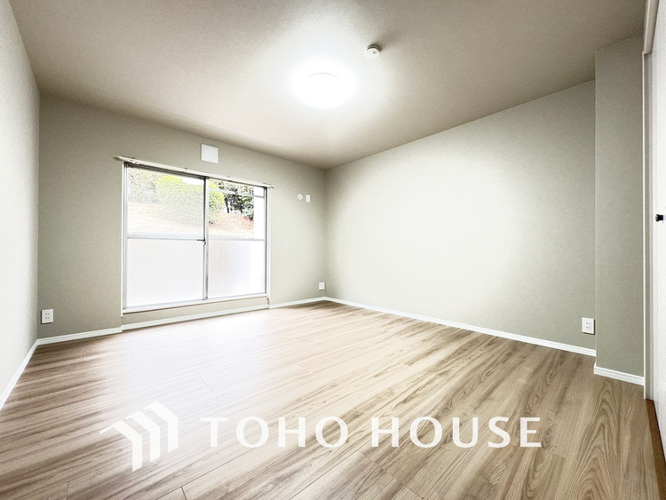 内装 シンプルですっきりとした室内は飽きのこない居心地の良い雰囲気