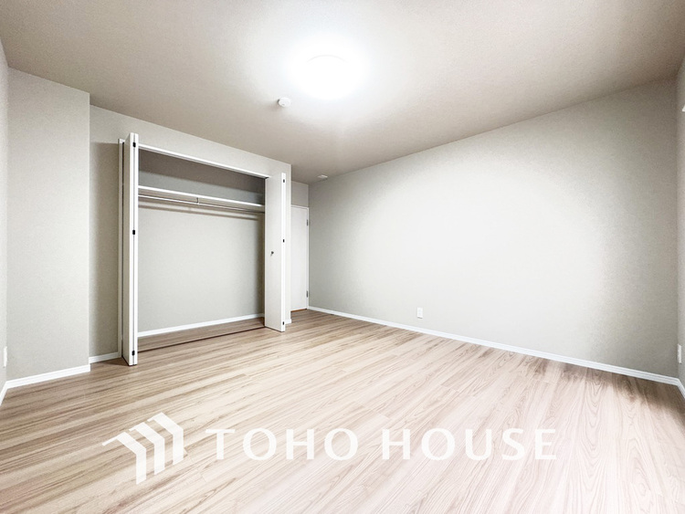 内装 1日の疲れを癒し、心地よく寛げるようゆったりとした広さをしています