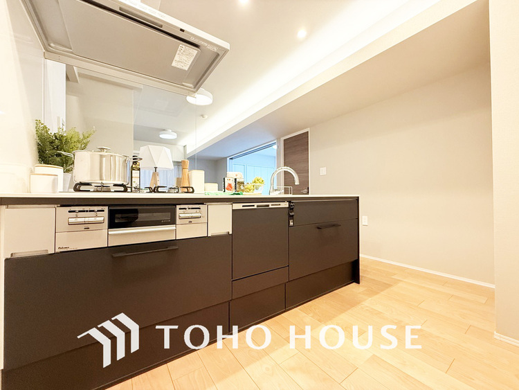 キッチン シンプルな部屋の雰囲気に溶け合うナチュラルキッチン