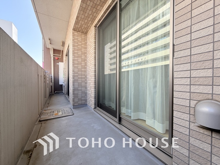 バルコニー 陽当たり良好なバルコニー