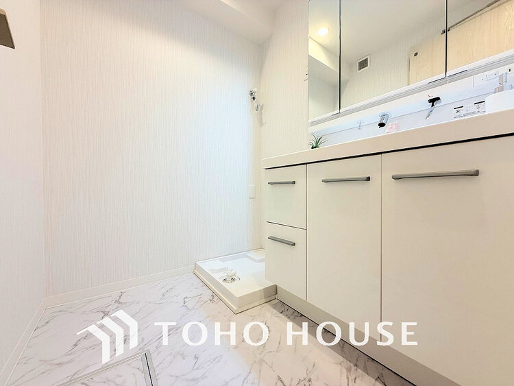 洗面 大きな洗面鏡付き、朝の身支度も楽しくなりますね