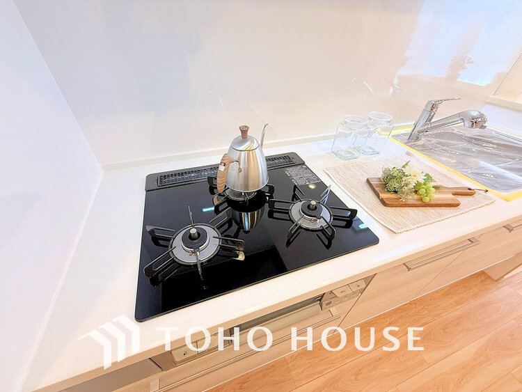 その他 3口ガスコンロで効率よくお料理できますね