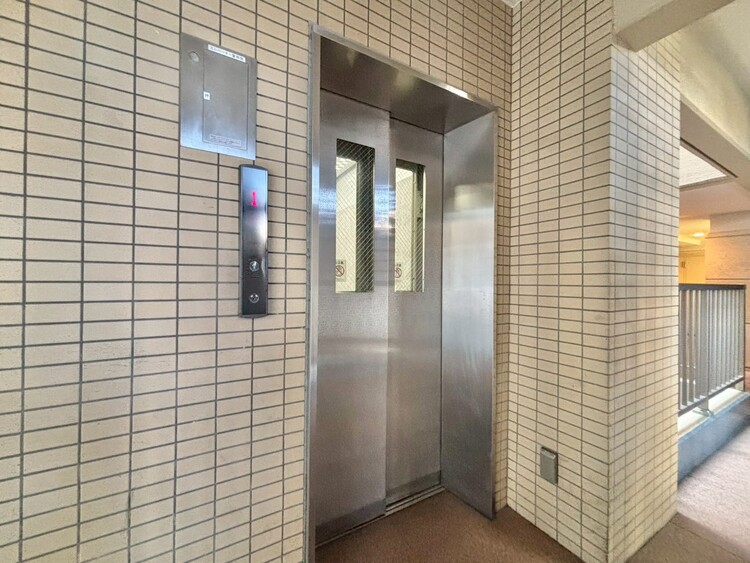 その他 エレベーター完備のため荷物が多くなっても安心。