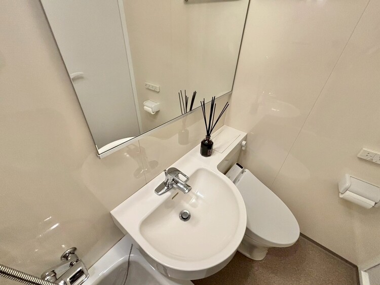 その他 清潔感を感じられる洗面化粧台。