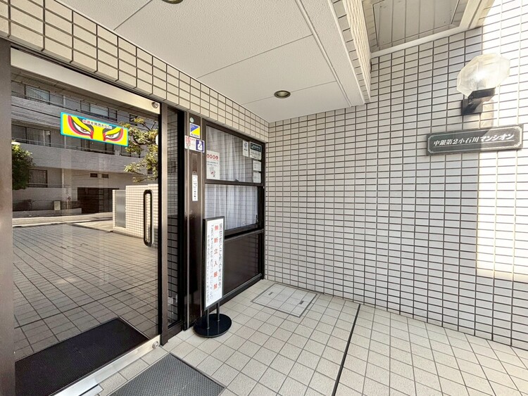 その他 上質感漂う玄関アプローチです。