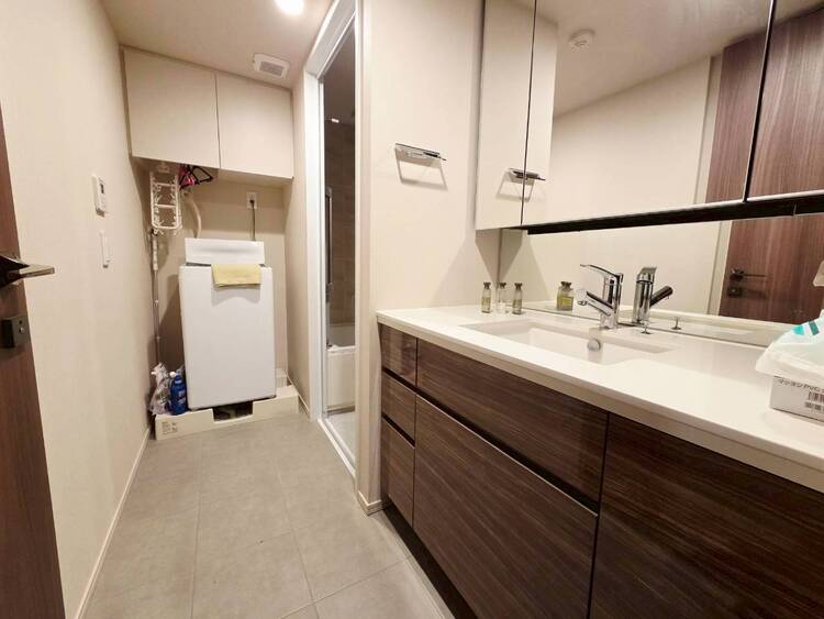 その他 十分な広さの脱衣所。