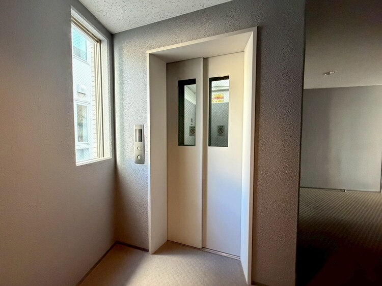 その他 エレベーター完備のため荷物が多くなっても安心。