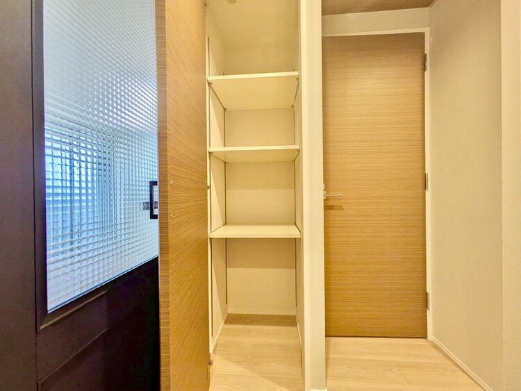 その他 家電やスーツケース、ストック品など何でも片付く嬉しい空間です。