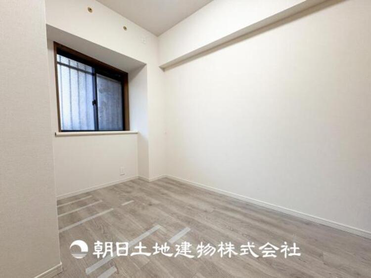 内装 【居室】趣味・感性で個性的に飾って頂けるようシンプルに仕上げてあります。