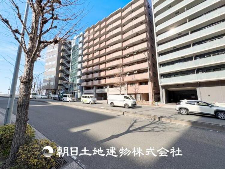 外観 【外観写真】時間のゆとりと空間、暖かな陽光がもたらす光と風を独占してください。