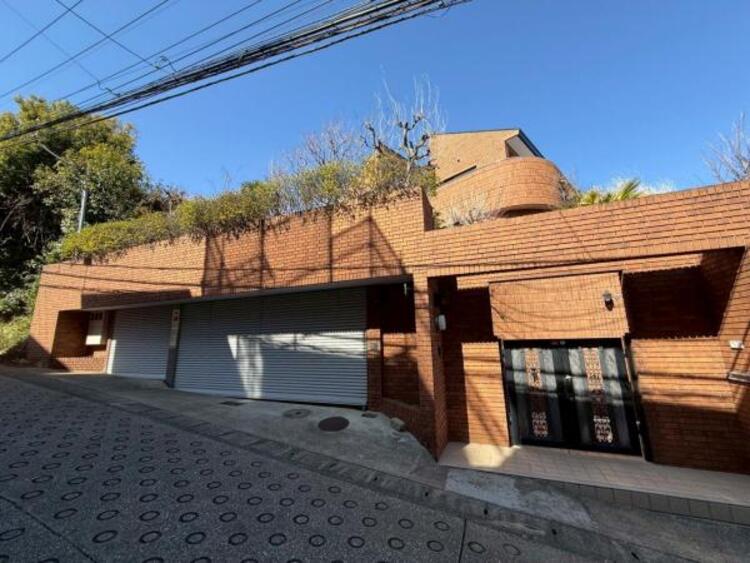 外観 空を広く感じる。緑が多いゆったり感のある安心の住環境です！！潤いのある環境でホッと生活できそうです！おしゃれな雰囲気や自然の潤いがあり、親しみやすさと個性を！街に新たな価値をもたらし続けてくれます！ 