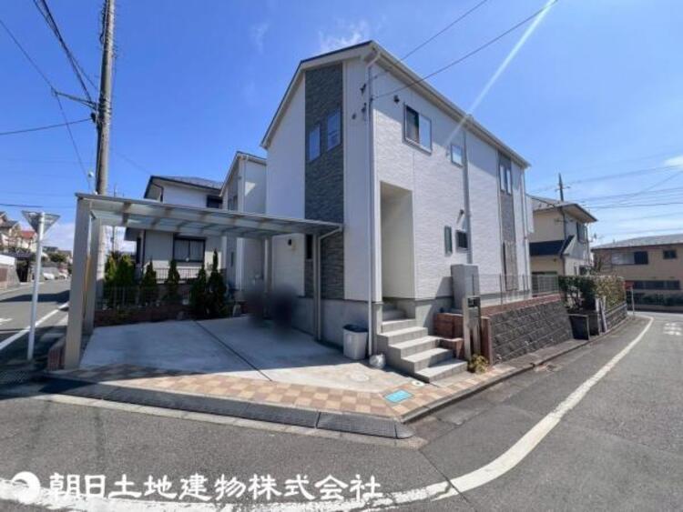 外観 開放感のある角地に位置し、陽当たり・風通しに恵まれています。