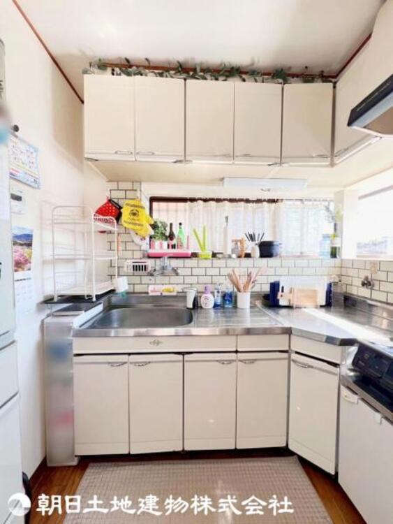 キッチン キッチンにも窓があるので明るく、換気がしっかりできます