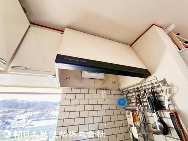 設備 シンプルな形状でお手入れ楽々なレンジフード