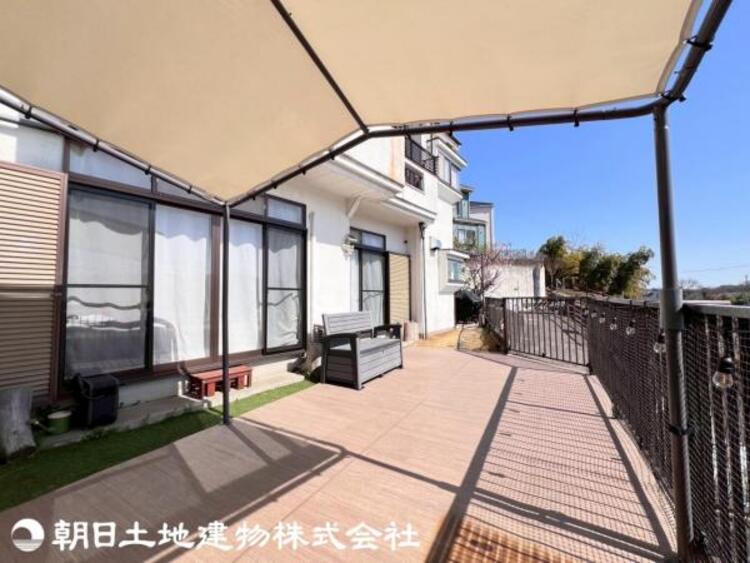 その他 晴れた日には外の空気を感じながら、ゆったりとしたひとときを楽しめる贅沢な空間です