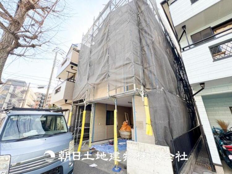 外観 【リビング】大切なご家族、招いた友人と過ごすひと時を溢れる光が優しく包み込む空間。