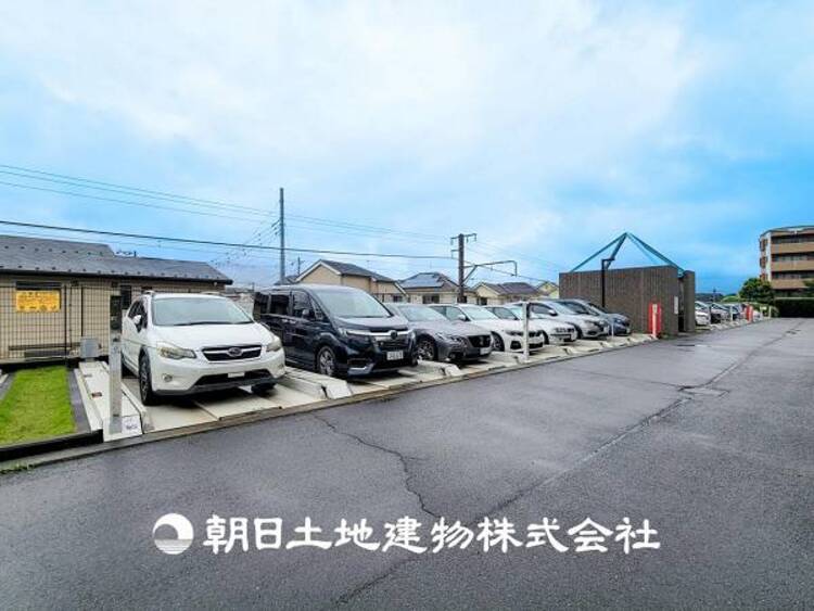 駐車場 【駐車場】 敷地内駐車スペース。日々の暮らしにも大切なスペースです。