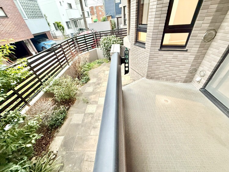 その他 朝の澄んだ空気や、夕方に吹く清々しい風を感じられるバルコニー。