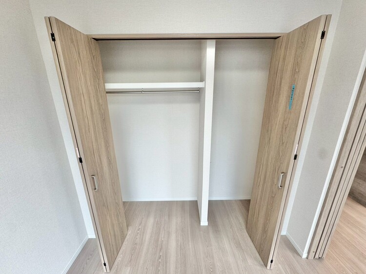 その他 収納スペースが付いていて、お部屋を広く使っていただけます。