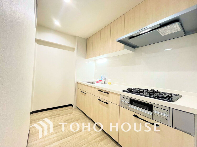 キッチン シンプルな部屋の雰囲気に溶け合うナチュラルキッチン