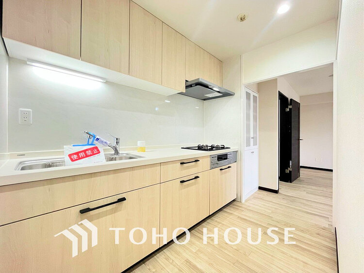 キッチン 落ち着きのあるカラーで統一された清潔感と気品が溢れるキッチン