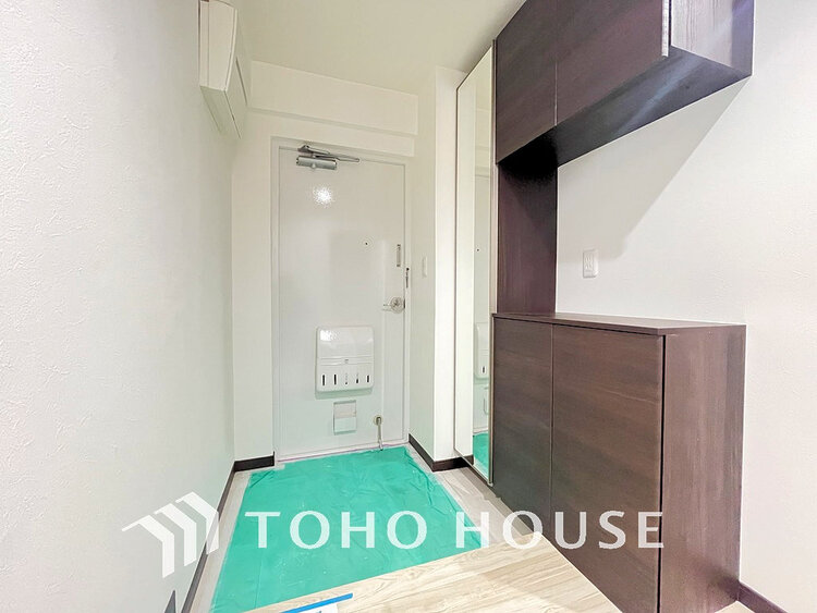 玄関 落ち着いた雰囲気の玄関、家族の帰りを暖かく迎えてくれます