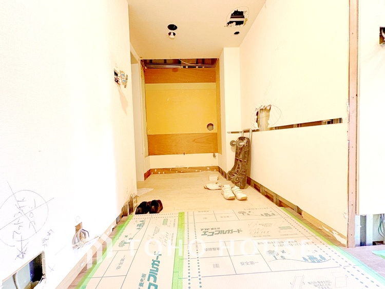 内装 【居室】落ち着いた雰囲気で、ゆったりと過ごせる居室空間です。