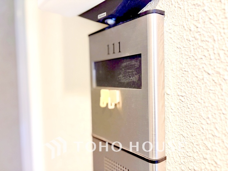 玄関 【玄関】落ち着いた雰囲気で、来客を気持ちよく迎えられる玄関です。