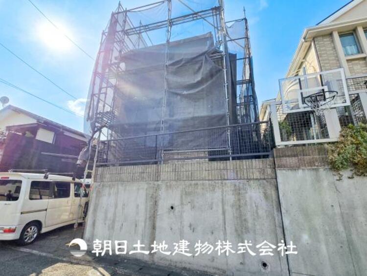 外観 【リビング】大切なご家族、招いた友人と過ごすひと時を溢れる光が優しく包み込む空間。