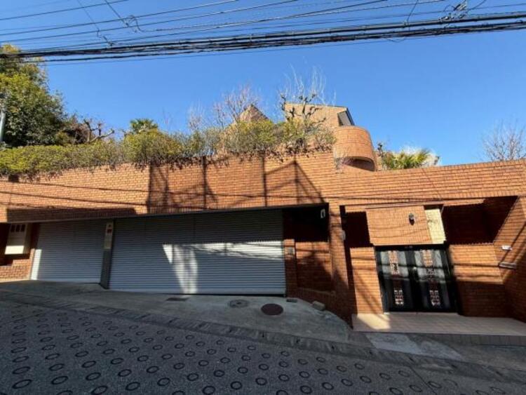 外観 月日が経つ事で「近くにあるもの」から「家の財産」となります。生活の本拠地となり新しい生活の始まり！！家族の笑顔溢れるお家は帰るのが楽しみになりそうですね。そんな未来を描く生活はこの物件から始まります！ 